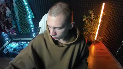 You can ask my name in pm online show from October 2025 04:57:02 AM