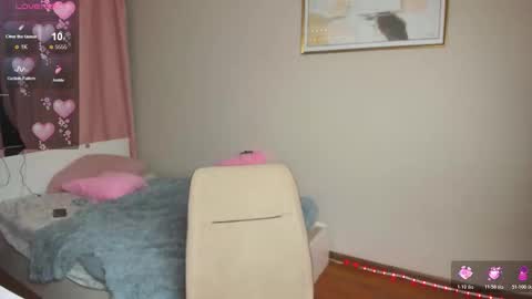 Snapshot of yoi_mika chatting on November 2025 01:11:01 AM Mikaella - Mika online show from November 2025 01:11:01 AM