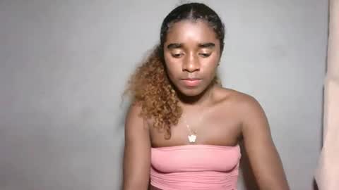 yolandrina05 online show from October 2025 09:47:02 PM