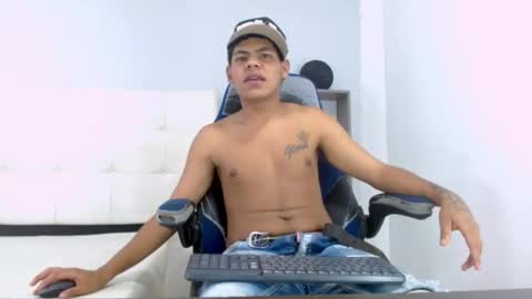 Snapshot of yordi_alpha chatting on October 2025 07:54:02 PM Yordi online show from October 2025 07:54:02 PM