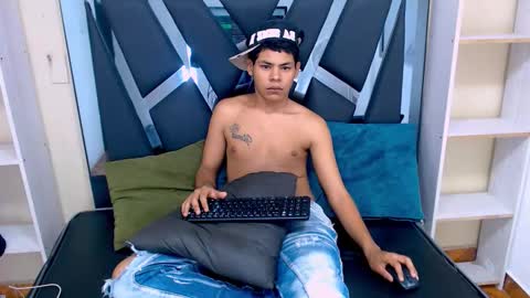 Snapshot of yordi_alpha chatting on October 2025 12:23:02 PM Yordi online show from October 2025 12:23:02 PM