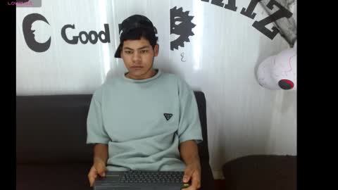 Snapshot of yordi_alpha chatting on November 2025 01:57:01 PM Yordi online show from November 2025 01:57:01 PM