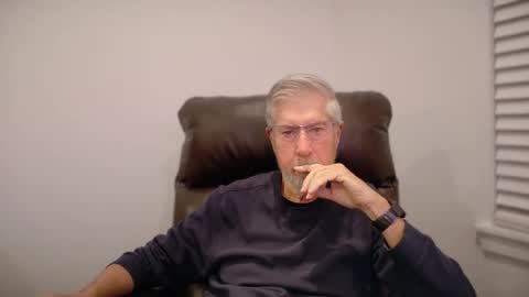 Snapshot of yougogirl_3 chatting on November 2025 12:29:02 PM Colorado Guy Straight online show from November 2025 12:29:02 PM