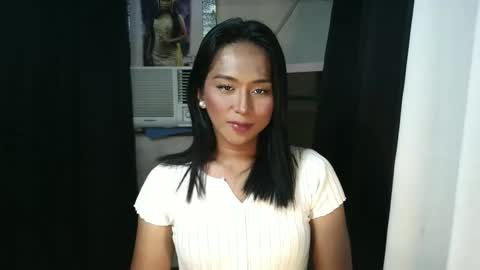 Yanie online show from November 2025 03:19:01 AM