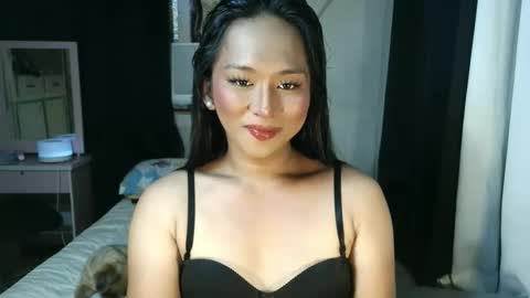 Yanie online show from November 2025 03:27:01 AM