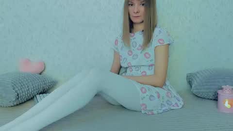Lily online show from February 2025 05:04:01 AM