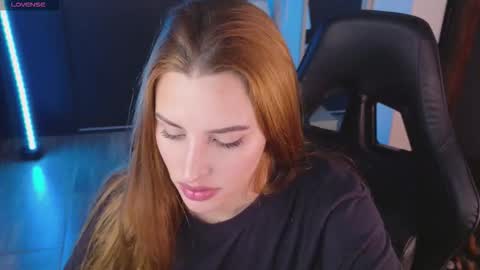 Snapshot of your_dream1217 chatting on October 2025 01:27:02 AM Valery online show from October 2025 01:27:02 AM