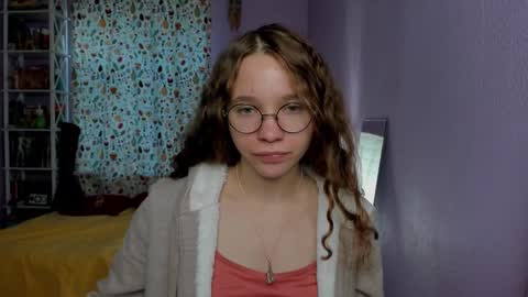 Leslie online show from October 2025 04:31:02 AM