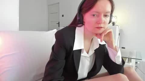 Snapshot of your_librarian chatting on December 2025 09:47:02 AM Your Librarian online show from December 2025 09:47:02 AM