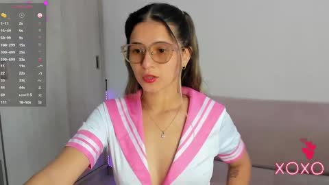 Lila  online show from September 2025 07:16:01 PM