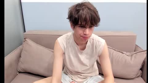 your_shy_guy online show from October 2025 04:07:01 AM