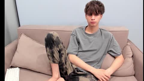 your_shy_guy online show from October 2025 02:22:02 AM