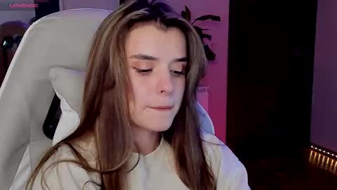 Anikka online show from October 2025 08:40:02 PM