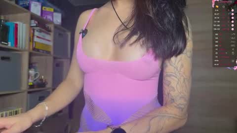 Snapshot of yourcharmingmia chatting on November 2025 02:28:01 PM Mia online show from November 2025 02:28:01 PM