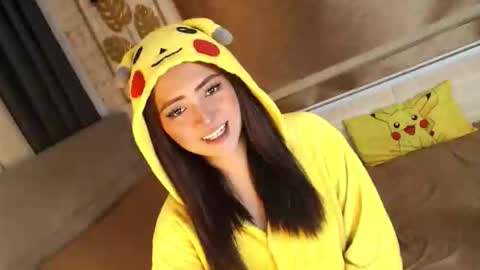 Snapshot of yourdevilsweettsx chatting on October 2025 12:47:01 PM JEN online show from October 2025 12:47:01 PM