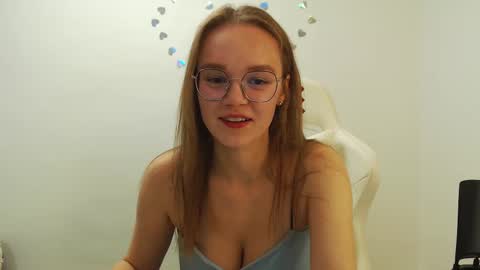 Lana online show from September 2025 05:18:01 PM