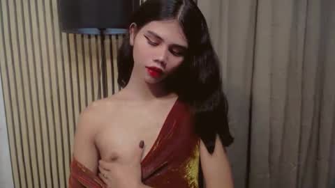 Vivian online show from November 2025 07:29:02 PM