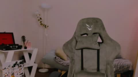 Chloe online show from January 2025 07:59:02 PM