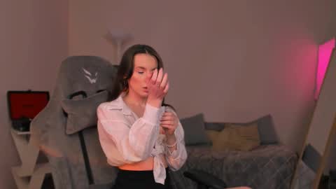 Chloe online show from March 2025 09:20:01 PM