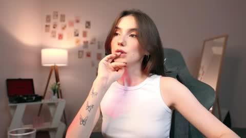 Chloe online show from September 2025 08:20:02 PM