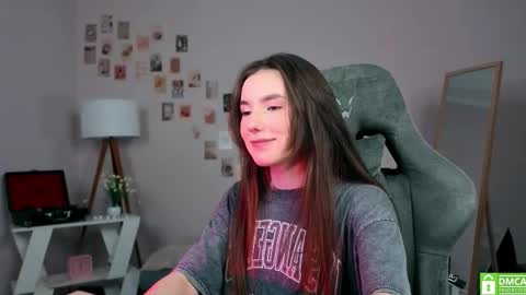 Chloe online show from October 2025 04:13:02 AM