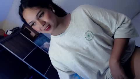 Snapshot of yourlovingpearl chatting on September 2025 05:56:01 AM PEARL online show from September 2025 05:56:01 AM