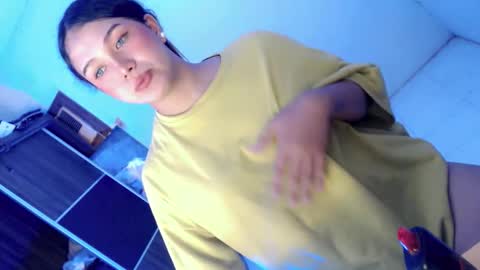 Snapshot of yourlovingpearl chatting on September 2025 05:45:02 AM PEARL online show from September 2025 05:45:02 AM