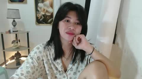 Snapshot of yourprettytrish chatting on February 2025 09:38:01 PM Trish online show from February 2025 09:38:01 PM