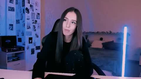 Snapshot of yourrdanceteacher chatting on September 2025 07:29:01 PM Eva online show from September 2025 07:29:01 PM