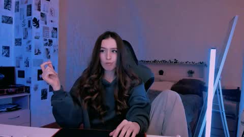 Eva online show from October 2025 07:34:02 PM