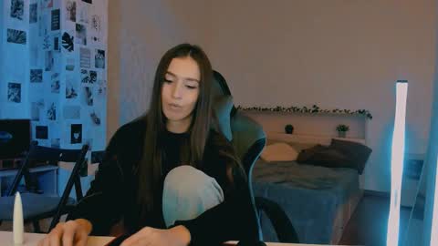 Eva online show from October 2025 07:25:02 PM