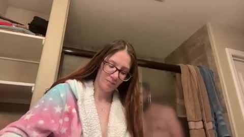 yourstrulylivy online show from December 2024 04:52:02 PM