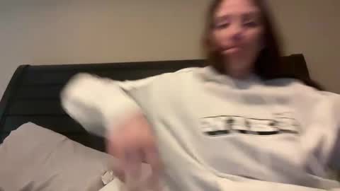yourstrulylivy online show from December 2024 07:05:02 PM