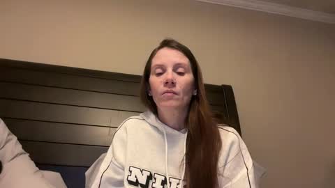 yourstrulylivy online show from December 2024 03:20:01 AM