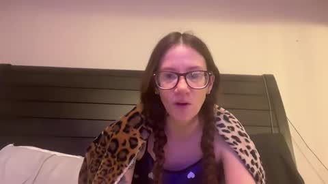 yourstrulylivy online show from December 2024 12:46:02 PM
