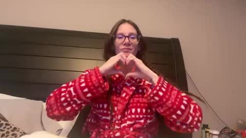 yourstrulylivy online show from December 2024 07:51:01 PM