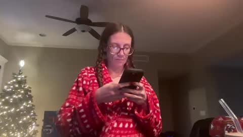 yourstrulylivy online show from December 2024 10:56:01 PM