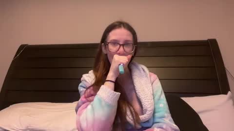 yourstrulylivy online show from January 2025 12:47:02 PM
