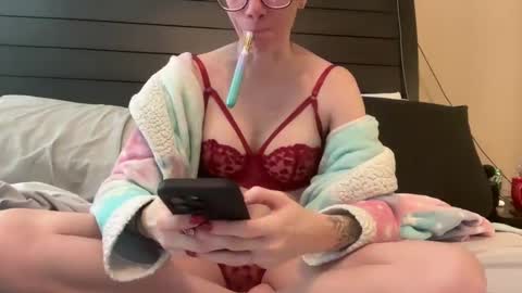 yourstrulylivy online show from January 2025 03:23:01 PM