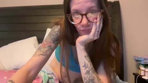 yourstrulylivy online show from February 2025 01:21:02 PM