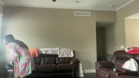 yourstrulylivy online show from September 2025 05:12:02 PM