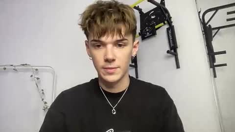 Snapshot of yoursweetyguy chatting on November 2025 03:35:01 PM yoursweetyguy online show from November 2025 03:35:01 PM