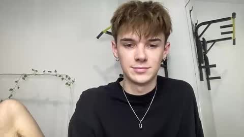 Snapshot of yoursweetyguy chatting on November 2025 04:40:02 PM yoursweetyguy online show from November 2025 04:40:02 PM