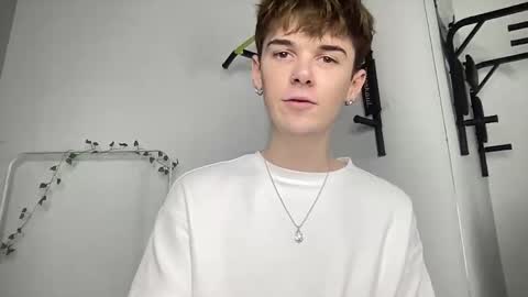 Snapshot of yoursweetyguy chatting on December 2025 04:46:01 PM yoursweetyguy online show from December 2025 04:46:01 PM