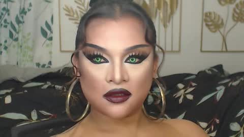 Snapshot of yourtrannyqueenxxx chatting on October 2025 12:50:02 AM Anastacia Grey online show from October 2025 12:50:02 AM