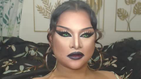 Snapshot of yourtrannyqueenxxx chatting on October 2025 12:42:01 AM Anastacia Grey online show from October 2025 12:42:01 AM