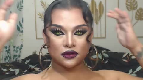 Snapshot of yourtrannyqueenxxx chatting on November 2025 01:49:01 AM Anastacia Grey online show from November 2025 01:49:01 AM
