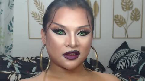 Snapshot of yourtrannyqueenxxx chatting on November 2025 11:43:02 PM Anastacia Grey online show from November 2025 11:43:02 PM