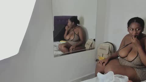 Snapshot of yourwife_anna chatting on November 2025 04:22:02 AM yourwife_anna online show from November 2025 04:22:02 AM