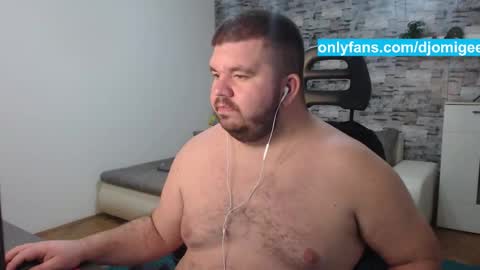 Snapshot of yugogee chatting on November 2025 11:04:02 PM Yugo - online show from November 2025 11:04:02 PM